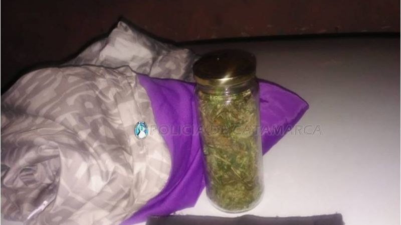 Policías persiguieron a un sospechoso y terminaron secuestrando droga