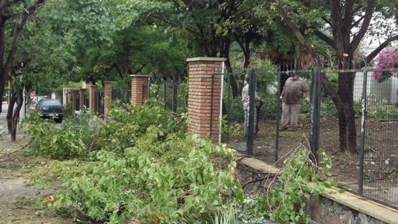 Limpieza y arreglos eléctricos en el Hospital San Juan Bautista