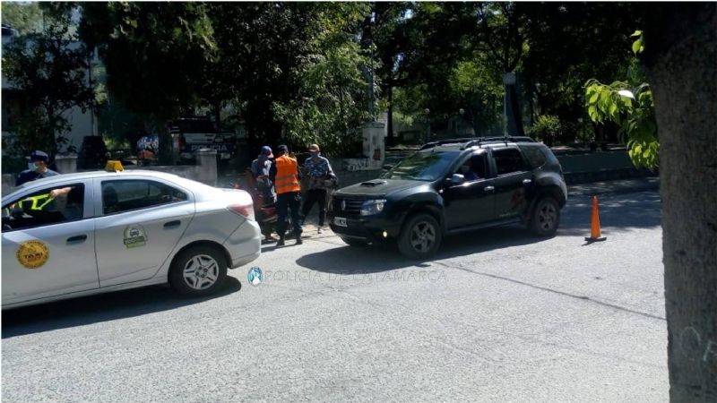 Detienen a 43 personas por salir de sus casas