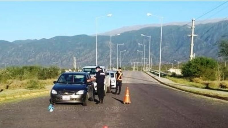 Por andar sin permiso, a la comisaría