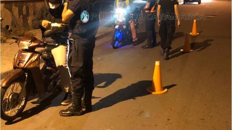 Una docena de detenidos por no cumplir la cuarentena