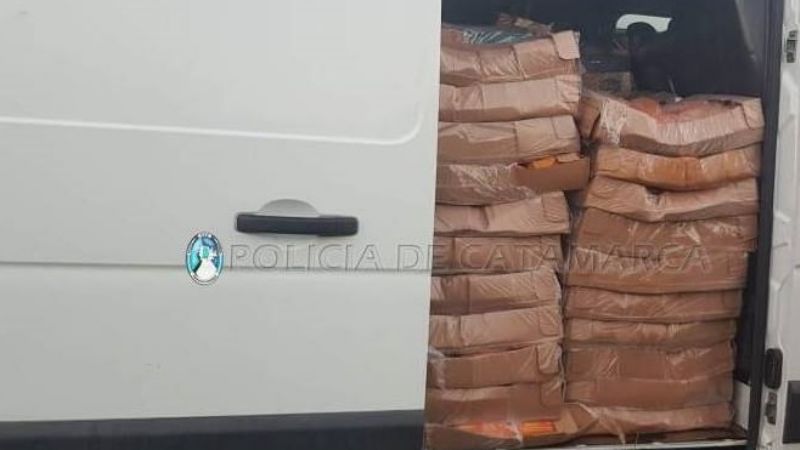 Secuestran cajas de pollo