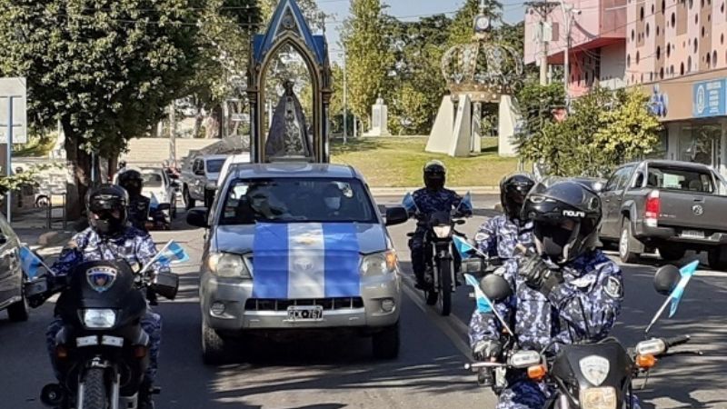 La Virgen recorrió la zona donde  fue encontrada hace 400 años