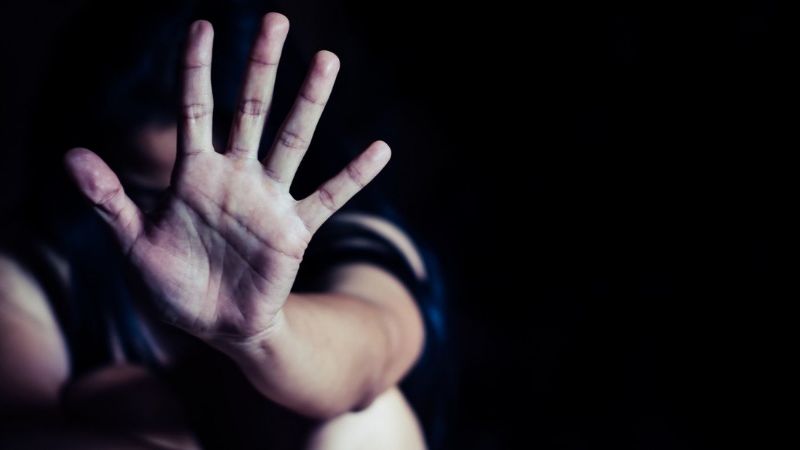 Amenazas con armas, enfrentamientos entre vecinos y violencia de género