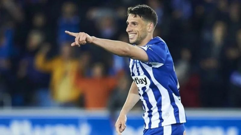 Riquelme piensa en Calleri y sudamericanos como refuerzos