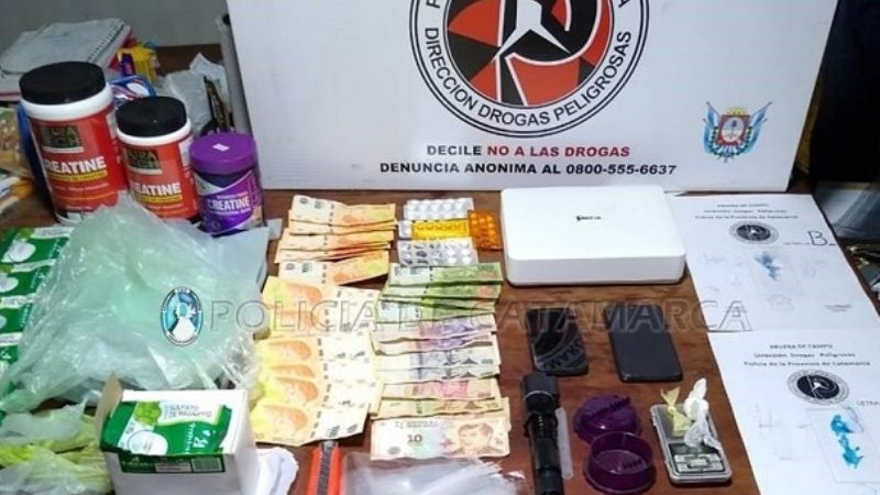 Secuestran 7 gramos de cocaína, pastillas, celulares y dinero en efectivo