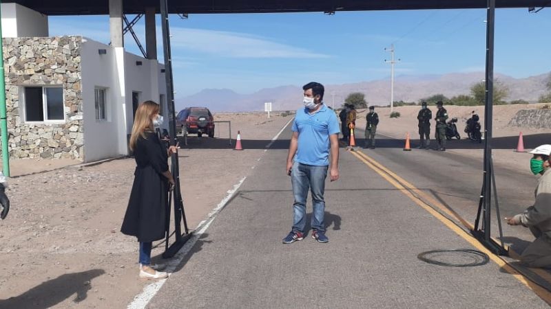 Instalaron un arco de desinfección en el ingreso a Fiambalá