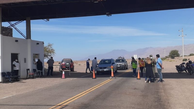 Instalaron un arco de desinfección en el ingreso a Fiambalá