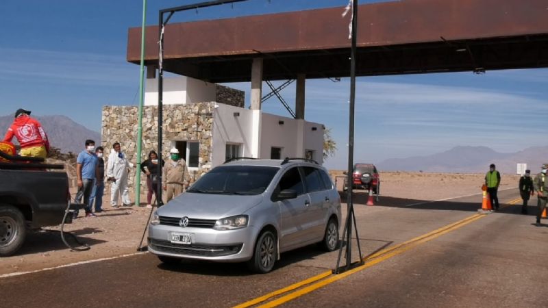 Instalaron un arco de desinfección en el ingreso a Fiambalá