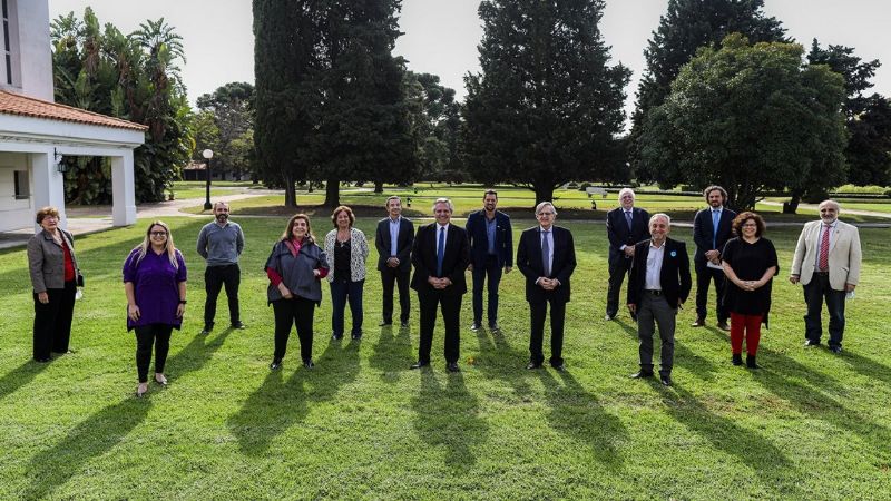 El Gobierno oficializó la apertura de actividades en algunas provincias