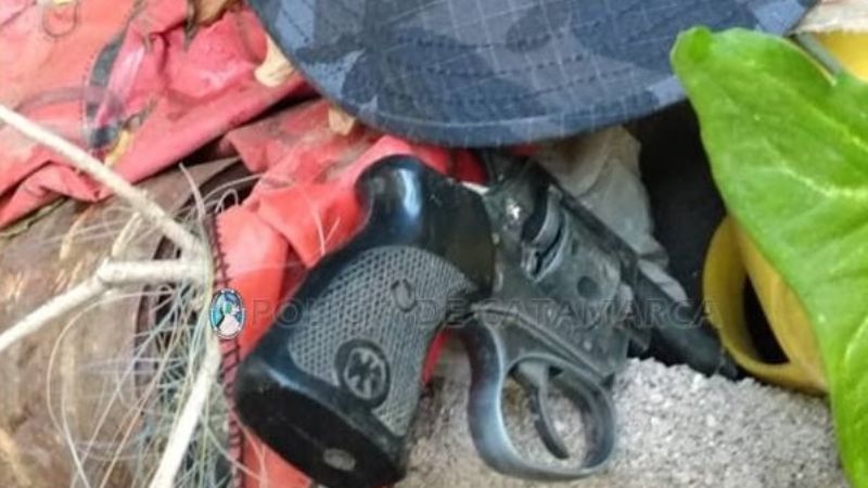 Con un revólver, amenazó de muerte a su vecino