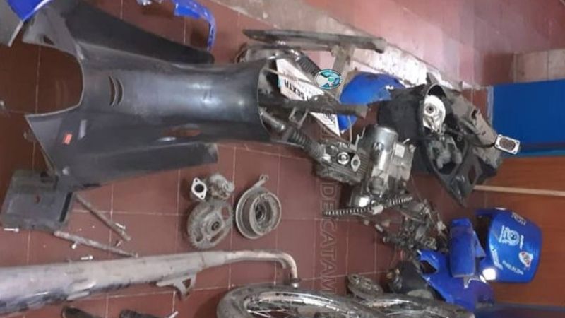 Le robaron la moto y le ofrecieron las partes