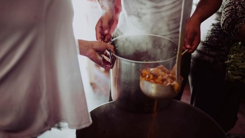 Estudiantes y un gran trabajo solidario por sus vecinos
