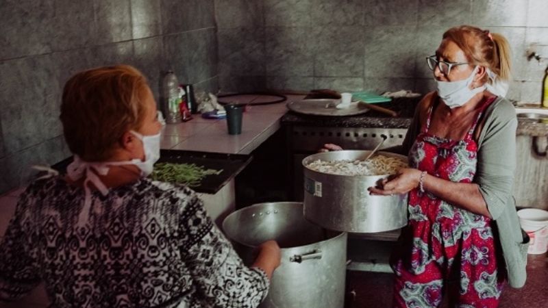 Estudiantes y un gran trabajo solidario por sus vecinos