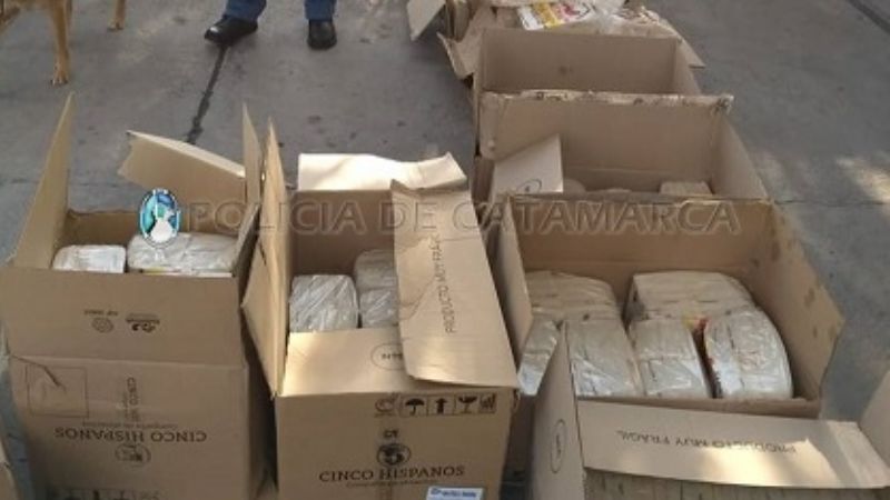 Secuestran sandwichs de miga y latas de cervezas