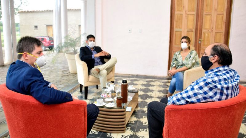 Gustavo invitó a concejales a sumarse al COE