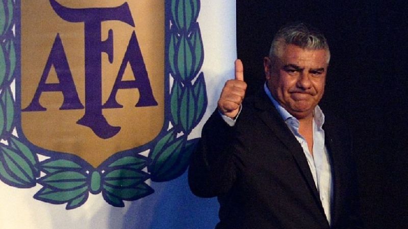 Tapia se encamina, sin obstáculos,  a la reelección