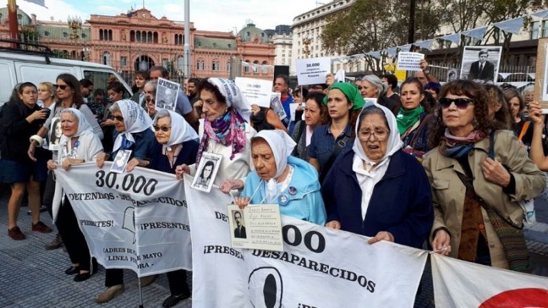 Los 43 años de las Madres de Plaza de Mayo