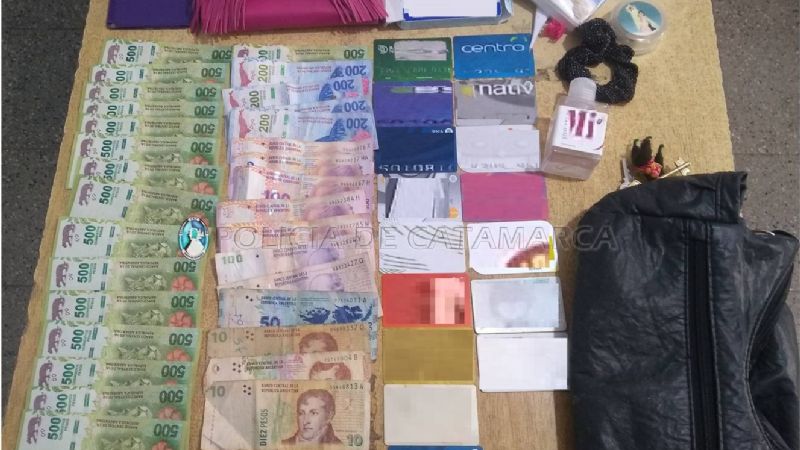Escapó con una cartera con más de 10 mil pesos y fue detenido