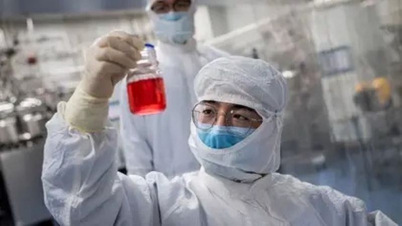 Laboratorio chino prueba una fórmula contra el coronavirus
