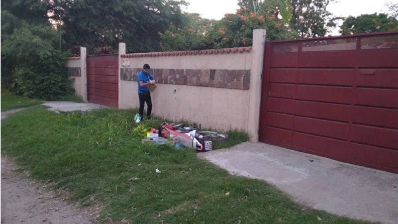 Motociclista se estrelló contra una casa y murió en el acto