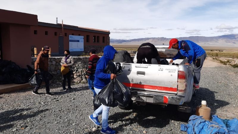 Distribuyen módulos alimentarios para alumnos de la provincia