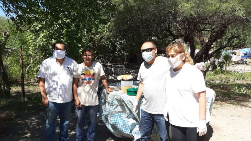 Movimiento social distribuye comida para los más necesitados