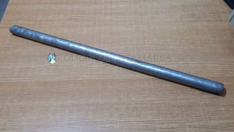 Dos hombres y una mujer agredieron con un caño a una señora