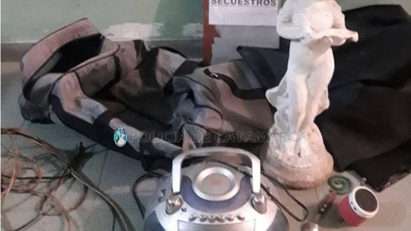 Atrapan a un ladrón con varios elementos robados