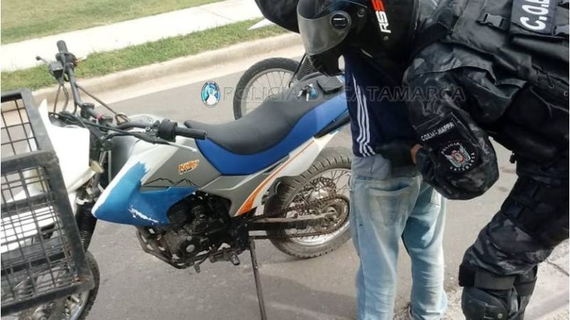 Unas 44 personas salieron a la calle sin permiso