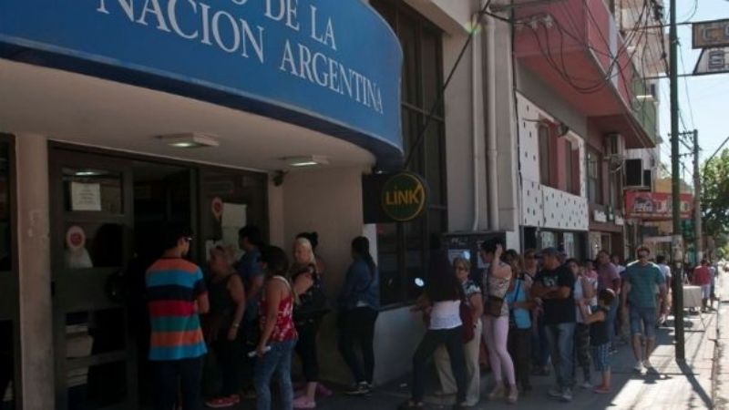 Jubilados y pensionados cobran el mes de abril