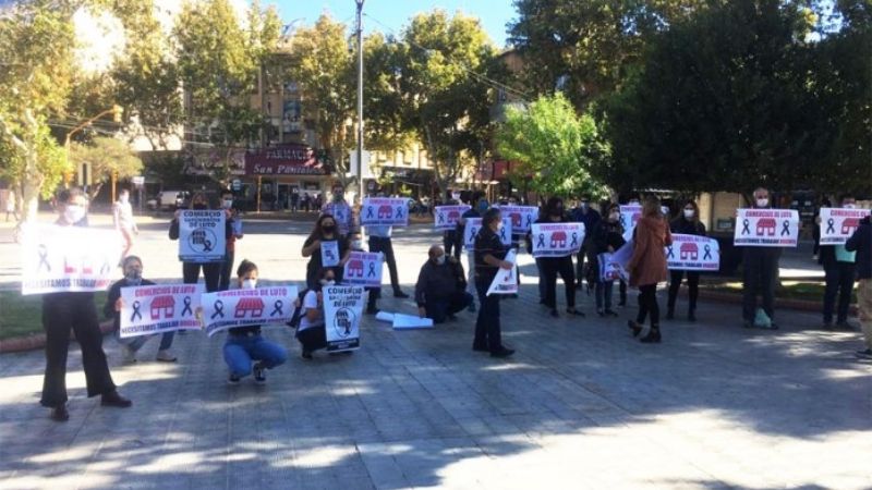 Brutal represión a comerciantes en San Juan
