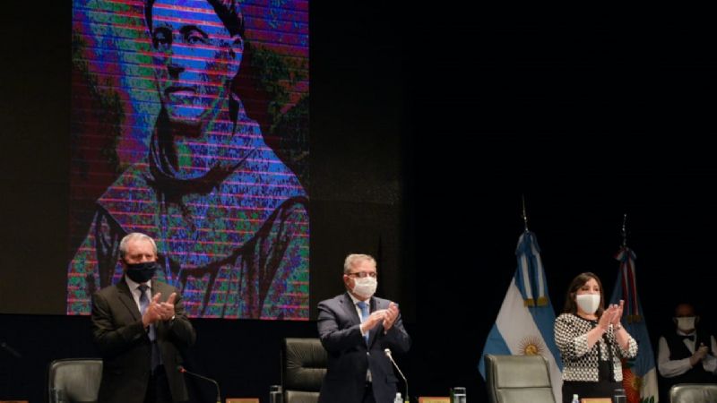 Un breve discurso de Jalil en una atípica asamblea legislativa