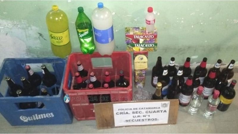 En cuarentena y consumiendo alcohol por la calle