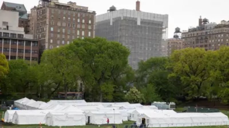 EE.UU registró menos de 1.000 muertes diarias por segundo día consecutivo