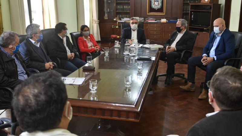 Jalil recibió a directivos de YMAD, CAMYEN, Minería y empresas