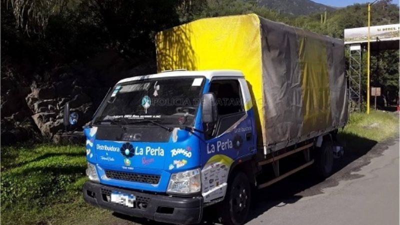 Incautan bebidas alcohólicas