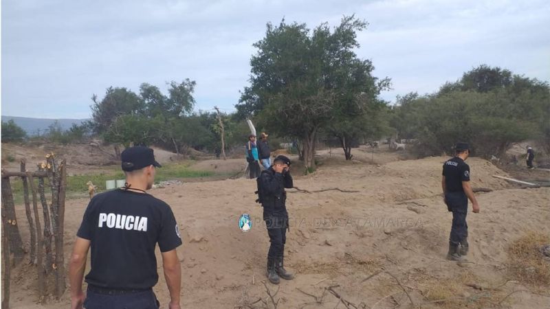 Policías desalojaron a usurpadores en Valle Viejo y en la Capital