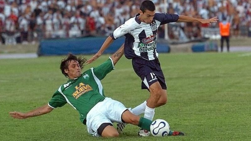 Pastore jugaría en un solo club, si volviera a jugar en el país