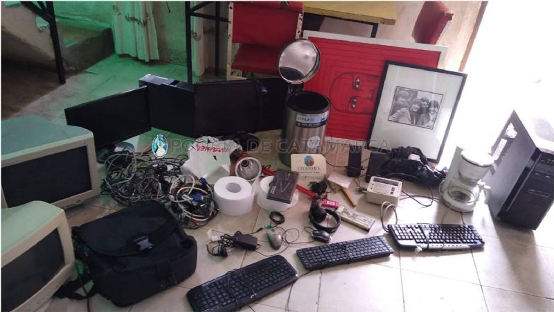 Desvalijaron un centro de Adultos Mayores y llevaban todo en bolsas de residuos