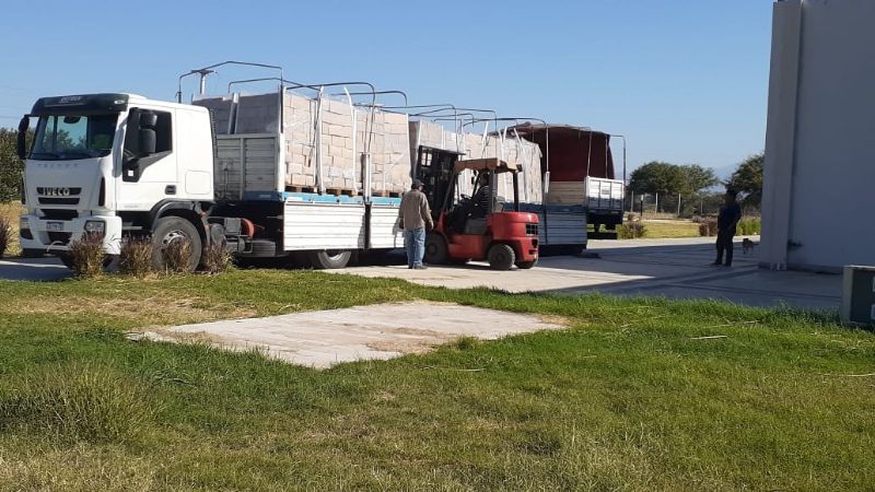 Barrionuevo anunció ayuda a gastronómicos y respaldó a Jalil