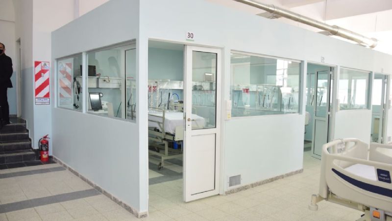 Saadi presente en la inauguración del Hospital Malbrán