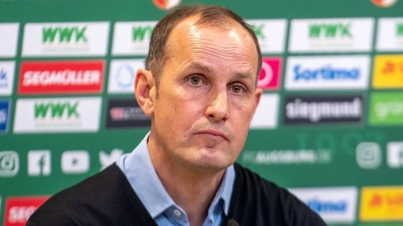 Un DT rompió el protocolo y no podrá dirigir