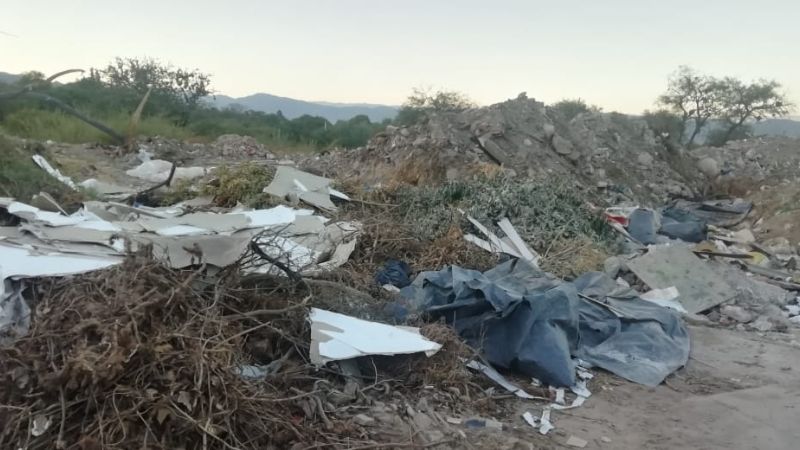 El dique El Jumeal, paraíso y basural