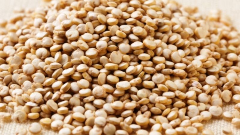 Prohíben la venta de unas semillas de quínoa y un suplemento dietario