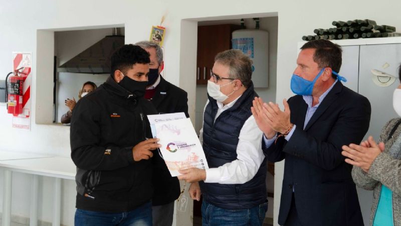 Raúl entregó viviendas y anunció un nuevo plan habitacional 2020