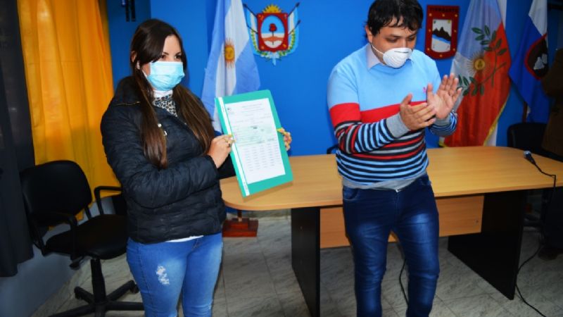 Primera entrega de créditos a emprendedoras tinogasteñas