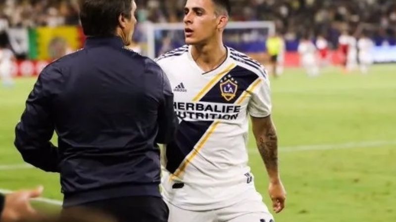 Pavón mantiene la incógnita sobre su vuelta a Boca