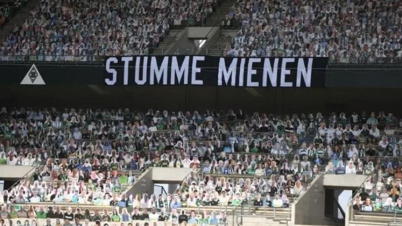 Alemanes pagan 19 euros por sus pancartas en los estadios