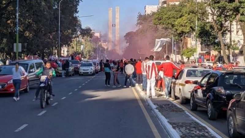 Pueblada "ciruja" reclamando el ascenso de San Martín
